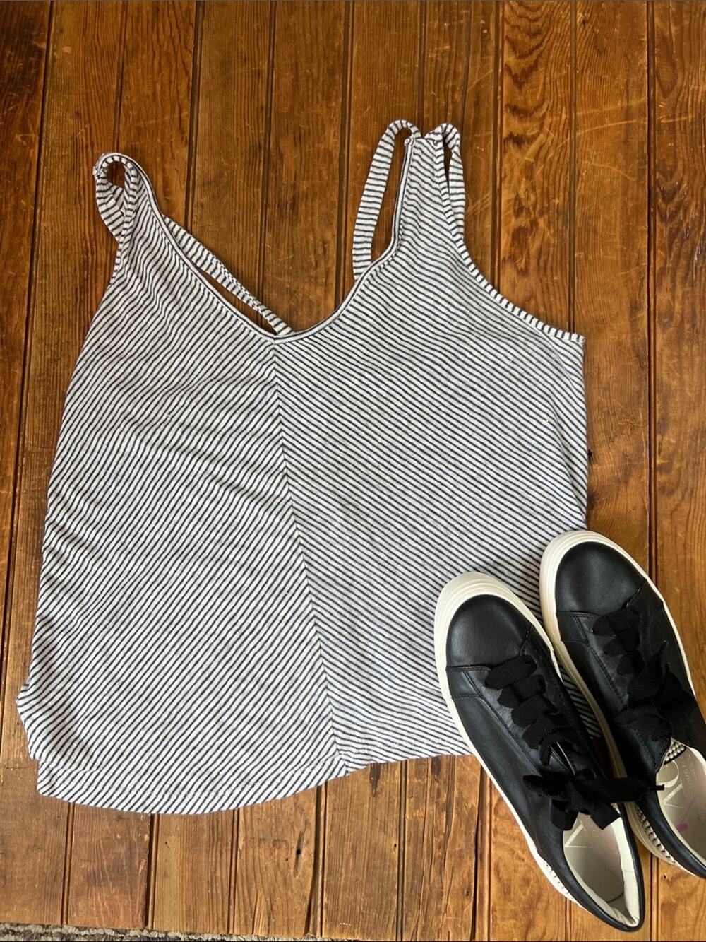 Wrap London Black & White Striped V-Neck Tank Linen size 12 save me